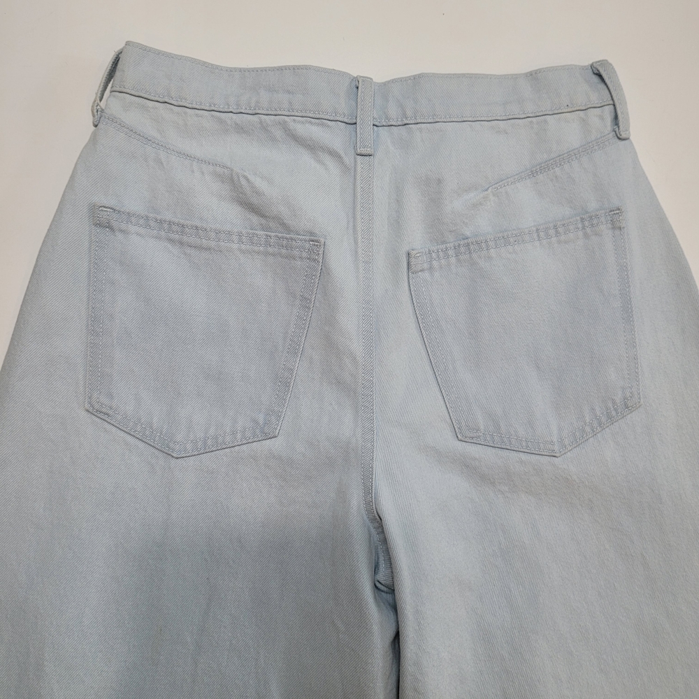 Universal Thread High-Rise Curved Leg Barrel Ballow Light Wash Jeans  Size 6 - Picture 10 of 16